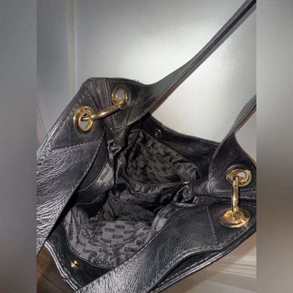 Michael Kors Uptown Astor Black Gold Studded Leather Carryall Large Tote Bag - Picture 7 of 9